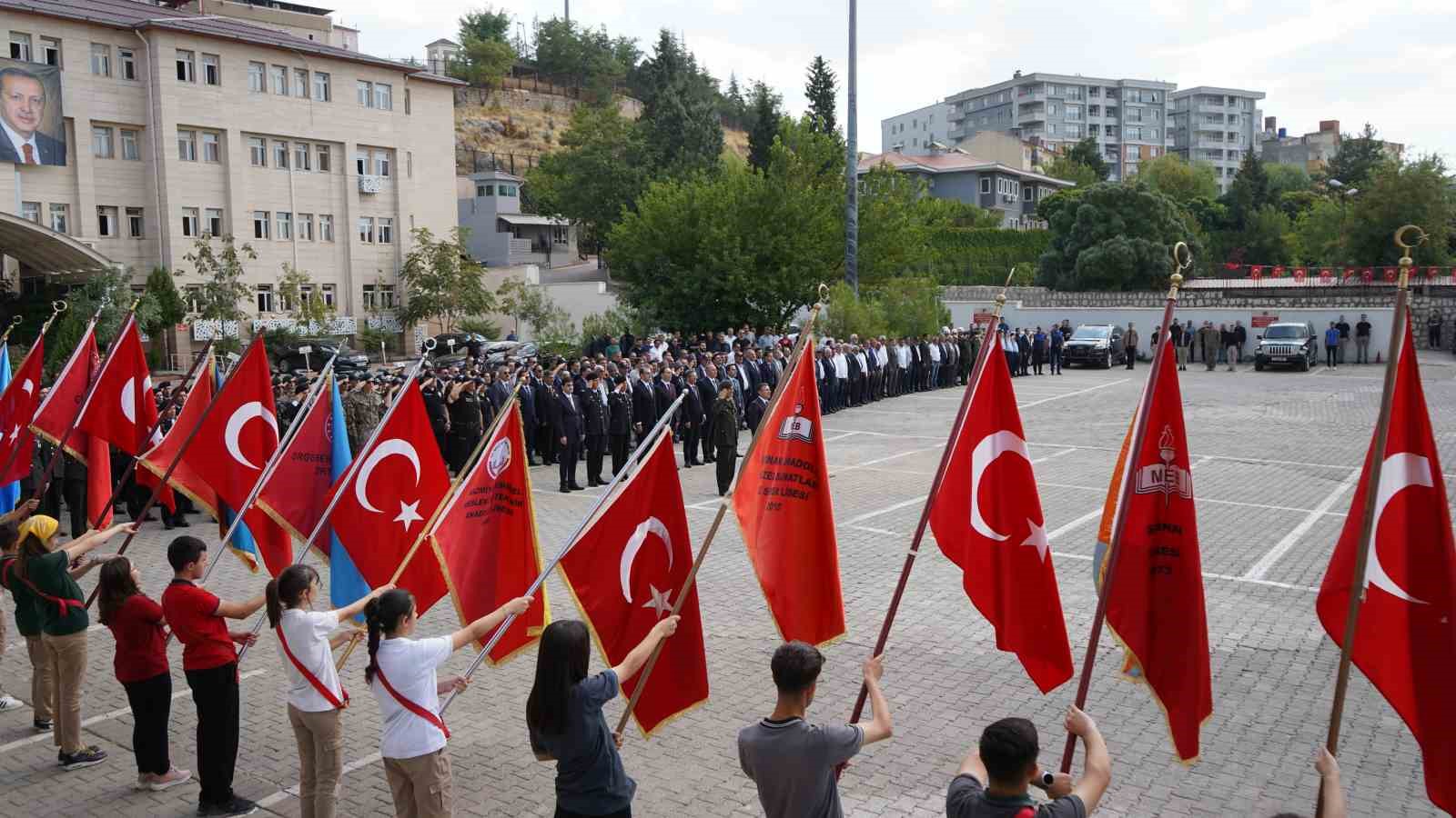 ŞIRNAK'TA GAZİLER GÜNÜ COŞKUSU