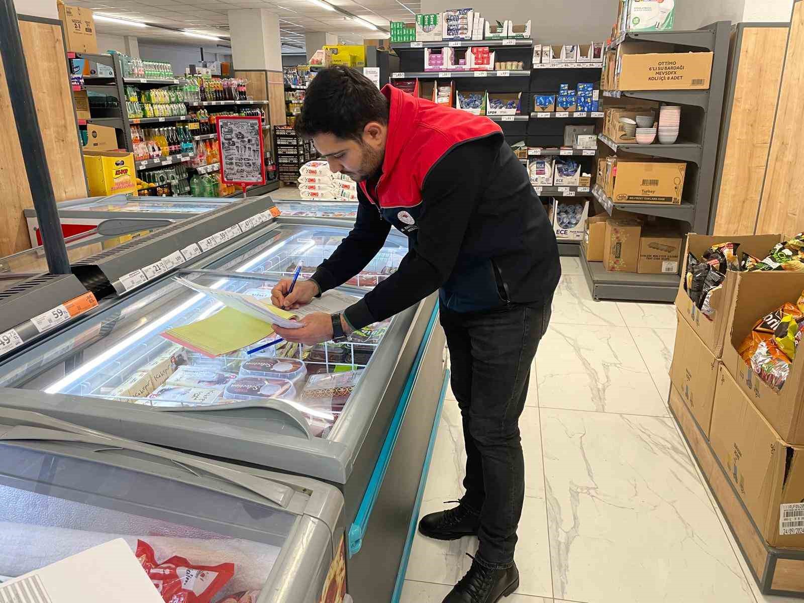 ŞIRNAK'TA ZİNCİR MARKETLERDE TARIM VE ORMAN MÜDÜRLÜĞÜ DENETİMİ