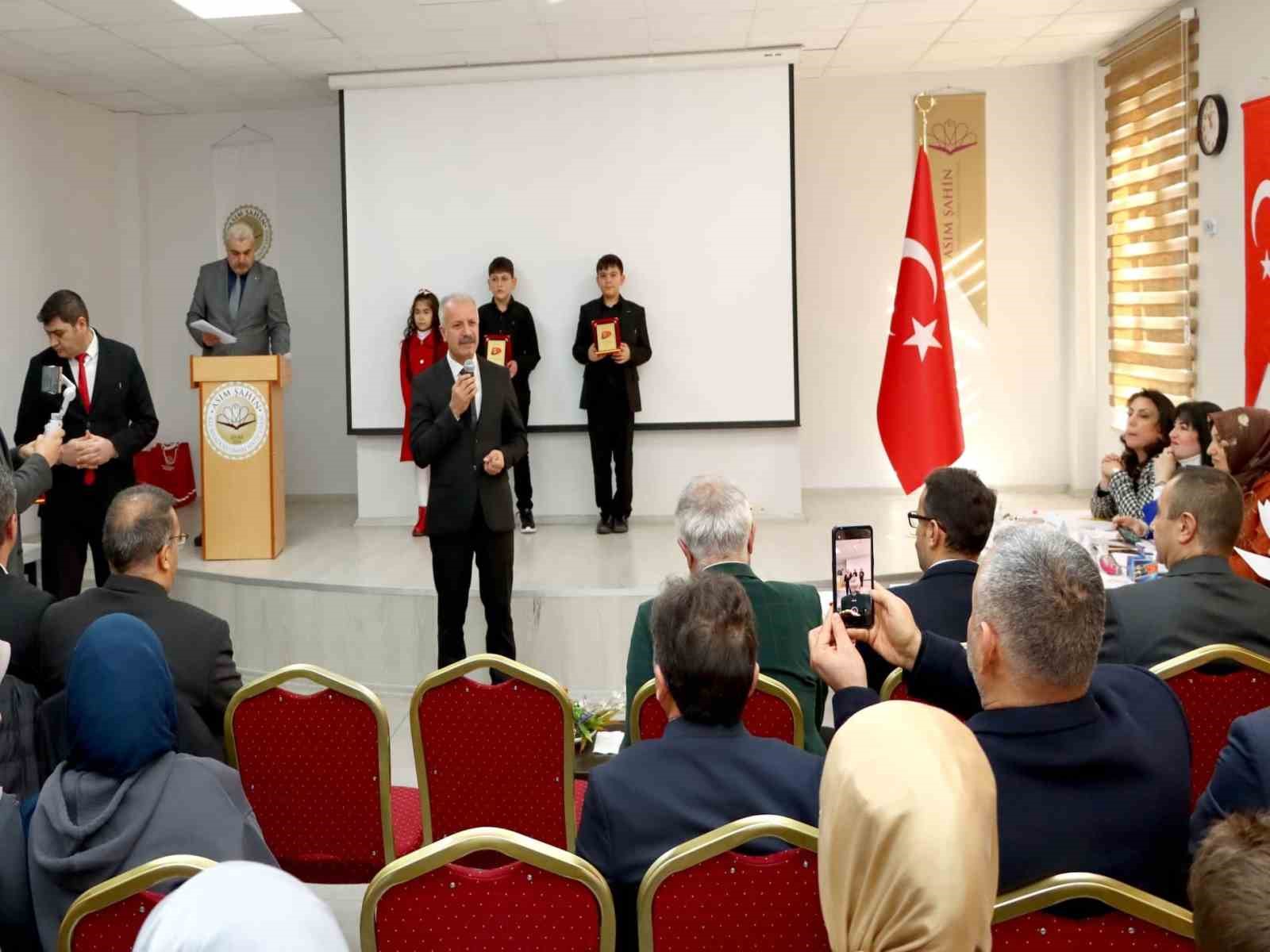 SİVAS İSTİKLAL MARŞI OKUMA YARIŞMASI FİNAL HEYECANI