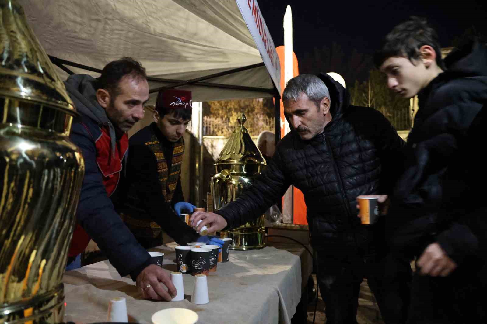 SİVAS VAKIFLAR BAHÇESİNDE REGAİP KANDİLİ COŞKUSU