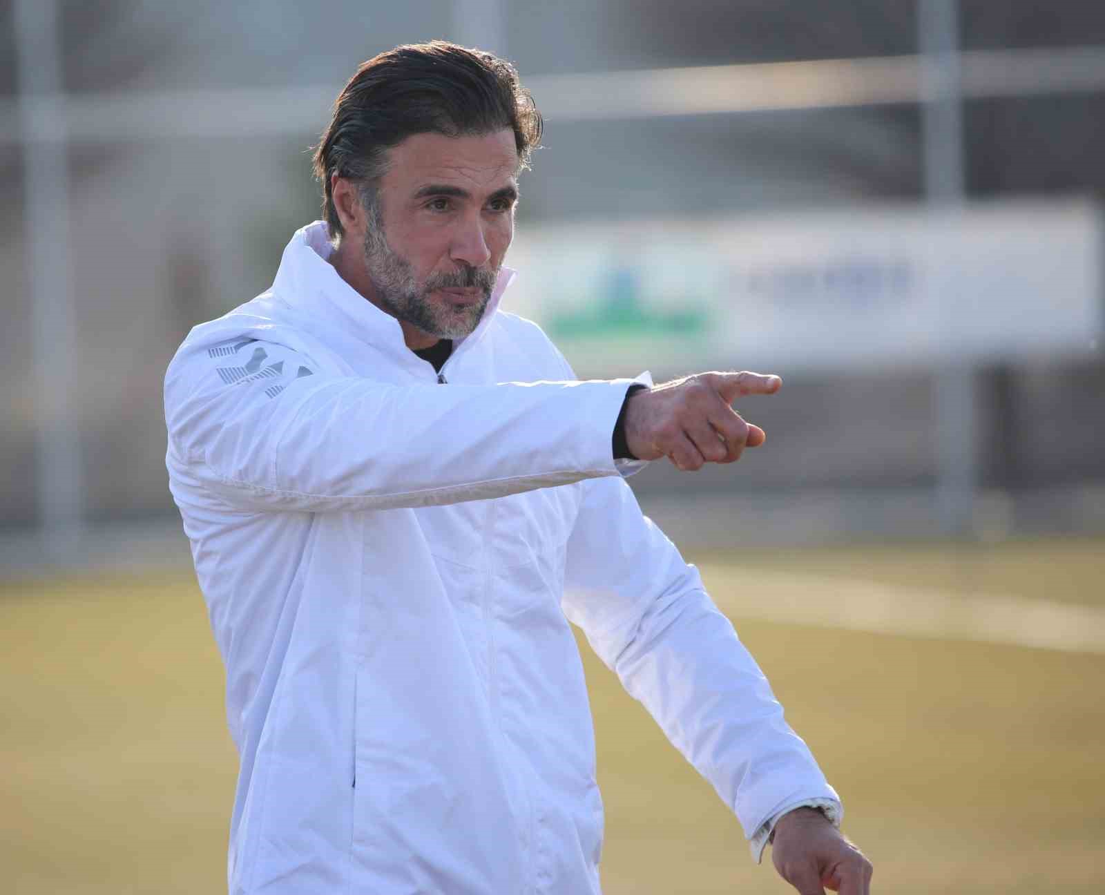 SİVASSPOR TEKNİK DİREKTÖRÜ ÖMER ERDOĞAN, RAPİD BÜKREŞ'TEN BOUPENDZA'YI KADROSUNA KATMAK İSTİYOR