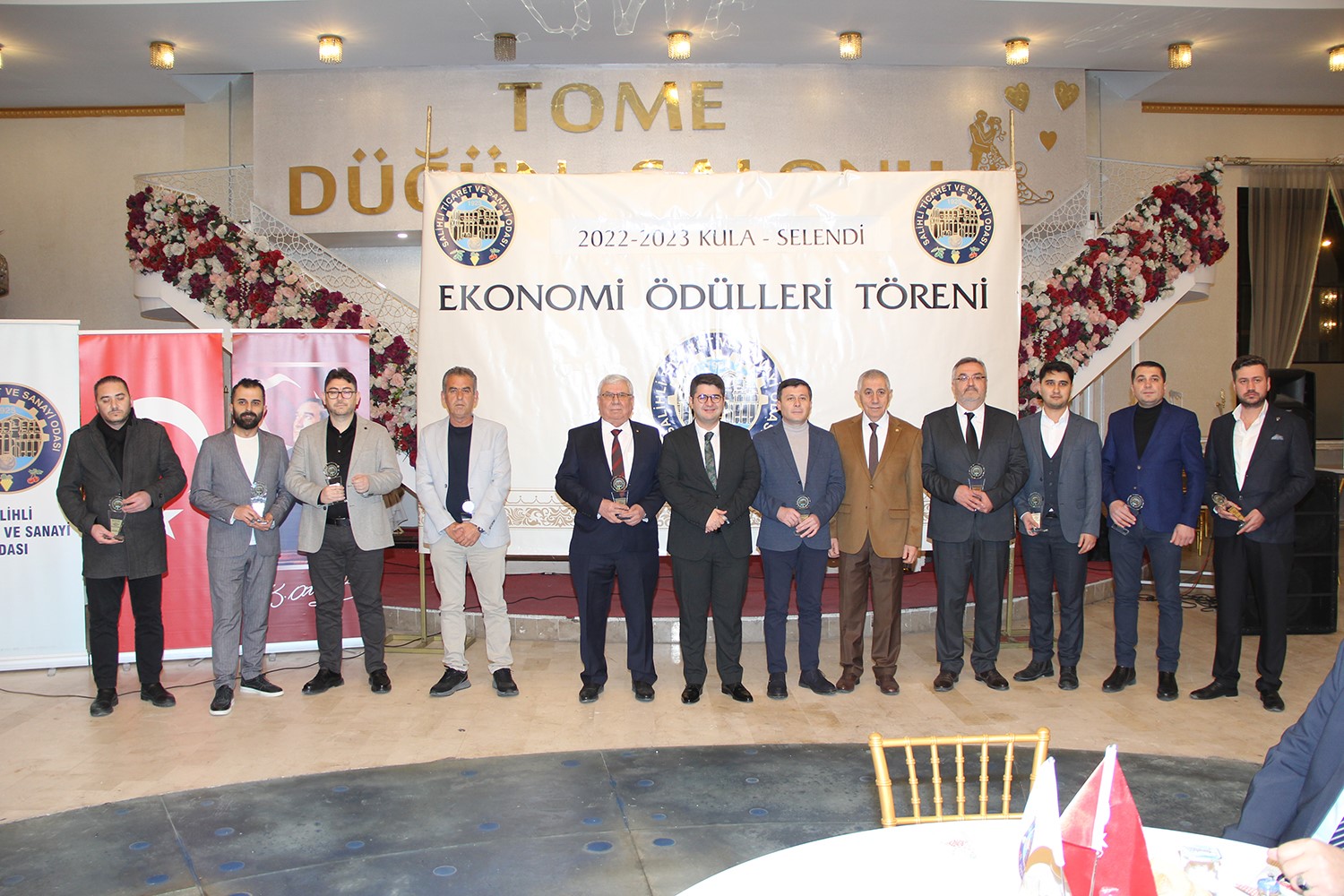 STSO, KULA VE SELENDİ’DEKİ ÜYELERİNİ ÖDÜLLENDİRDİ