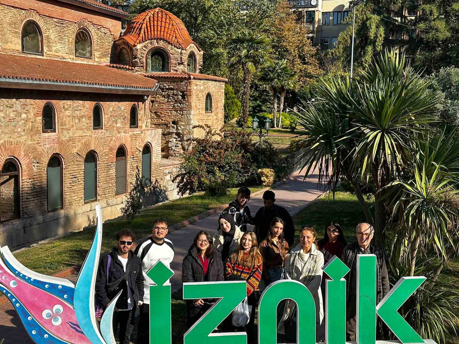 SUBÜ ÖĞRENCİLERİ İZNİK KÜLTÜR GEZİSİNDE