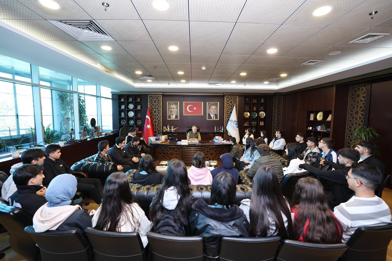 SULTANGAZİ BELEDİYE BAŞKANI GENÇLERLE BULUŞTU