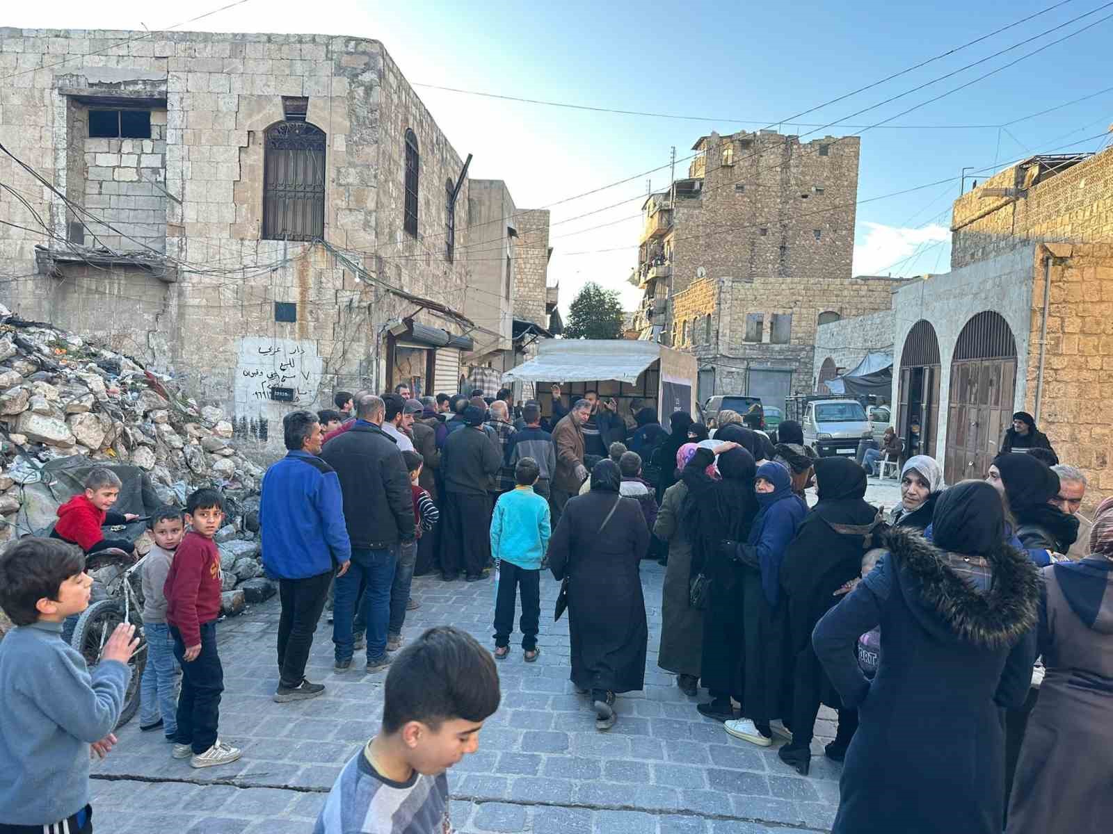 SURİYE'NİN HALEP ŞEHRİNE YARDIM ELİ UZANDI