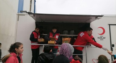 23 Nisan Etkinliklerinde Kızılay Tutak Çocukları Sevindirdi