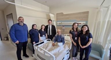 80 Yaşındaki Hastanın Parmakları Başarılı Operasyonla Kurtarıldı