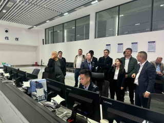 ADIYAMAN BELEDİYE BAŞKANI ÇİN’DE YENİ NESİL OTONOM TAŞIMA ARAÇLARINI İNCELEDİ