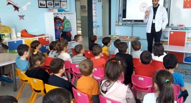 Akçakoca İlçe Sağlık Müdürlüğü Minik Öğrencilere Sağlıklı Beslenme Eğitimi Verdi