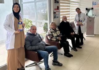 AKÇAKOCA’DA SAĞLIKÇILAR KANSER BİLİNÇLENDİRME ETKİNLİĞİ DÜZENLEDİ