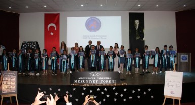 Akdeniz Çocuk Üniversitesi'nden İlham Veren Mezuniyet