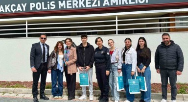 Altınoluk MYO Öğrencilerinden Anlamlı Ziyaret