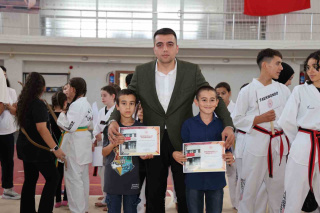 ALTUNHİSAR GENÇLİK VE SPOR İLÇE MÜDÜRLÜĞÜ YAZ SPOR OKULLARI PROGRAMI GÖRKEMLİ BİR ŞOVLA SON BULDU