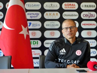ANTALYASPOR TEKNİK DİREKTÖRÜ ALEX DE SOUZA'DAN AÇIKLAMALAR