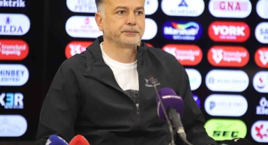 Atakaş Hatayspor, Teknik Direktör Murat Şahin'in Görevden Ayrıldığı Yönündeki Haberleri Yalanladı