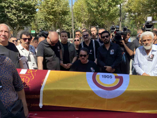 AYDEMİR AKBAŞ'IN GALATASARAY LİSESİ'NDEKİ TÖRENİ DUYGUSAL ANLARLA DOLUYDU