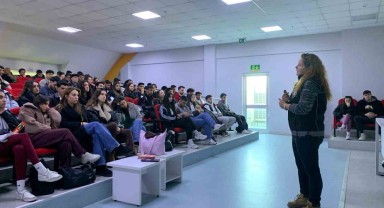 Aydın'da Spor Bilimleri Fakültesinde Bağımlılıkla Mücadele Eğitimi