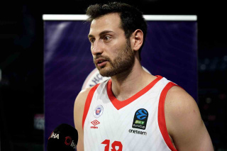 BAHÇEŞEHİR KOLEJİ'NİN BASKETBOLCULARI, SPORTİF DİREKTÖRLERİNDEN DESTEK ALIYOR