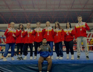 BALIKESİR BÜYÜKŞEHİR BELEDİYESPOR GENÇLER MUAYTHAİ TAKIMI MARMARA BÖLGE ŞAMPİYONASI'NDA 10 MADALYA KAZANDI