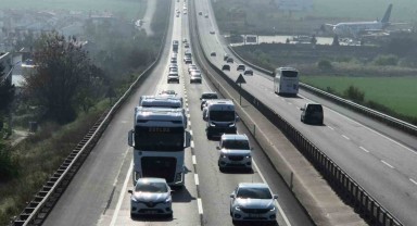 Bayram Tatilinde Yoğunluk Oluştu, Dönüş Trafiği Artıyor