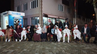 BEYAĞAÇ BELEDİYESİ SÜNNET ŞÖLENİNDE 11 ÇOCUĞU MUTLU ETTİ
