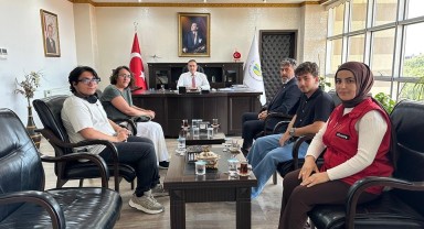 Burhaniye Kaymakamı, Münazara Şampiyonlarını Ödüllendirdi