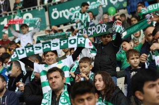 BURSA BÜYÜKŞEHİR BELEDİYESİ ÇOCUKLARA BURSASPOR COŞKUSUNU YAŞATTI