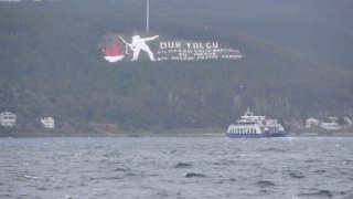 ÇANAKKALE’DE FERİBOT SEFERLERİ OLUMSUZ HAVA ŞARTLARI NEDENİYLE İPTAL EDİLDİ