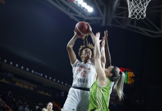 ÇBK MERSİN, DANİLOS PİZZA'YI 15 SAYI FARKLA MAĞLUP ETTİ