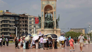 ÇİNLİ TURİSTLER TTERSM’DE EĞLENDİ