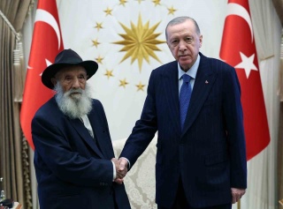 CUMHURBAŞKANI RECEP TAYYİP ERDOĞAN, ALEVİ DEDESİ AHMET UĞURLU'YU KABUL ETTİ