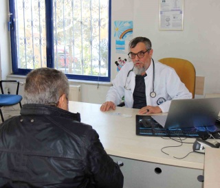 DENİZLİ'DE AİLE HEKİMİ DR. ALİ TATAR'DAN AİLE SAĞLIĞI MERKEZLERİYLE İLGİLİ ÖNEMLİ AÇIKLAMALAR