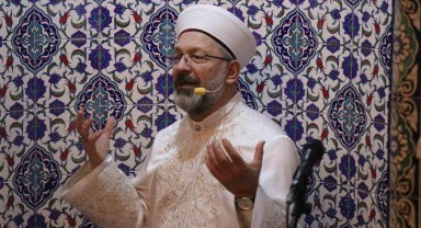 Diyanet İşleri Başkanı Ali Erbaş Sakarya'da Enderun Usulü ile Teravih Namazı Kıldırdı
