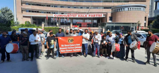 DOĞUŞ PARTİSİ CHP GENEL MERKEZİ ÖNÜNDE EYLEM DÜZENLEDİ