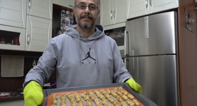 Emekli Öğretmen Evde Unlu Mamul Üretiyor