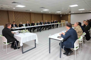 ERZİNCAN VALİSİ HAMZA AYDOĞDU BAŞKANLIĞINDA GENEL DEĞERLENDİRME TOPLANTISI GERÇEKLEŞTİRİLDİ