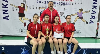 Erzincanlı Gençler Badminton Türkiye Birinciliğinde Başarı Kazandı