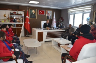 ERZURUM'DA SHORT TRACKÇILARA ÖDÜL