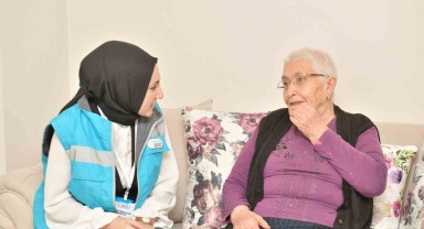Esenyurt Belediyesi Yaşlıları Ziyaret Ediyor
