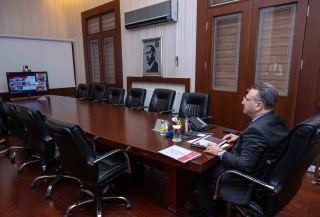 ESKİŞEHİR VALİSİ DÜZENSİZ GÖÇLE MÜCADELE TOPLANTISINA KATILDI
