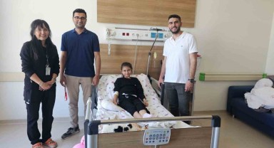 Eskişehir'de 9 Yaşındaki Kız Çocuğundan Devasa Saç Yumağı Çıkarıldı