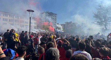 Eskişehirspor, Kaval Havasıyla Şampiyonluğu Kutladı
