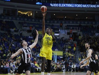 FENERBAHÇE BEKO BEŞİKTAŞ FİBABANKA'YI DERBİDE GEÇTİ