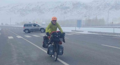Fransız Bisikletçi Türkiye'ye Ulaştı