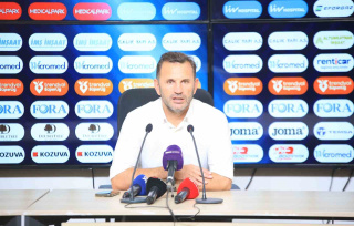 GALATASARAY TEKNİK DİREKTÖRÜ OKAN BURUK, TAKIMIN DURUMU VE TRANSFER HEDEFLERİ HAKKINDA KONUŞTU