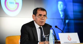 GALATASARAY YÖNETİMİ ELEŞTİRİLERE CEVAP VERDİ