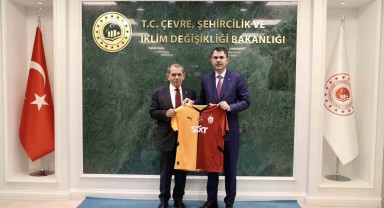 Galatasaray'ın Şampiyonluk Kutlaması: Başkan Dursun Özbek'in Ziyareti