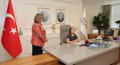 Gaziantep Büyükşehir Belediye Başkanı Fatma Şahin Minik Azra’ya Koltuğunu Devretti