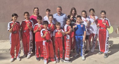 Gediz'den Kick Boks Arenasında Büyük Başarı