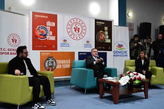 GENÇLİK VE SPOR BAKANI MALATYA'DA MADALYA KAZANAN SPORCUMUZLA BULUŞTU